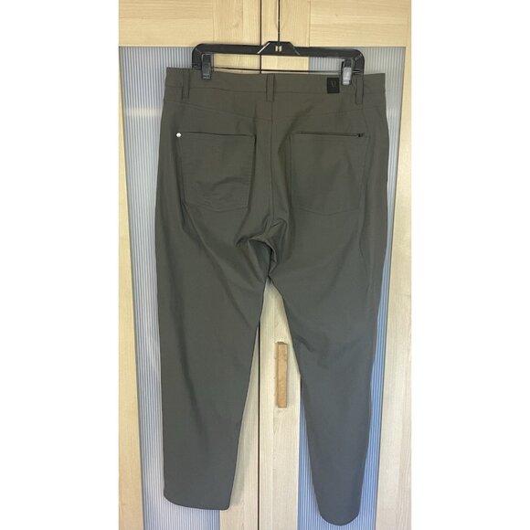 Vuori Meta Pant Mens 36 Green Athletic Slim Performance Tapered 34x30 Casual NEW - Picture 6 of 10